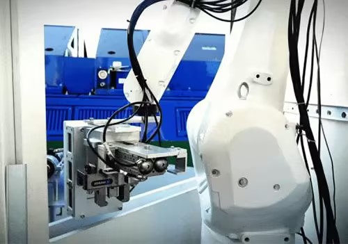 Robot penghidrogenan automatik tahan suhu rendah pertama di dunia melengkapkan penyahpepijatan sistem
